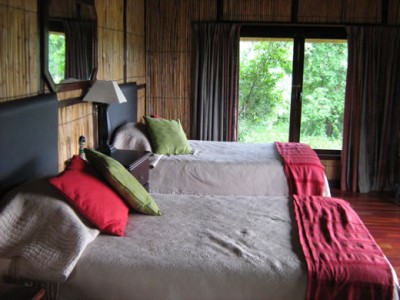 gqoyeni lodge bedroom